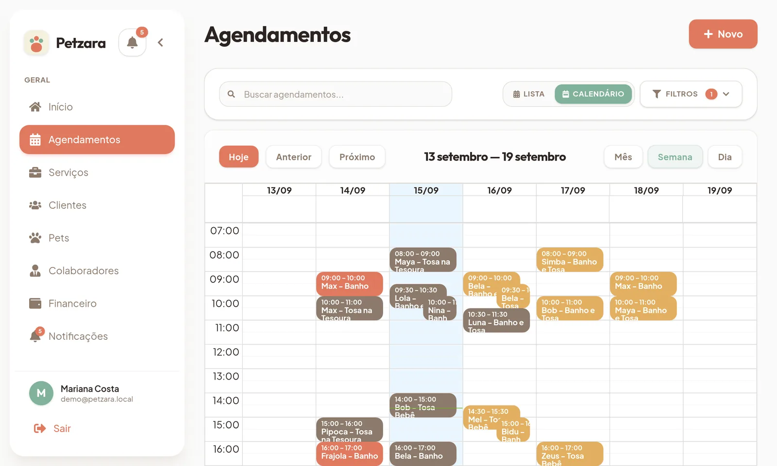Agenda semanal com atendimentos por hora